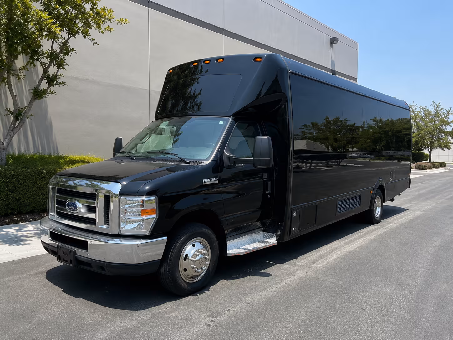 prom bachelorette and birthday party buses serving new haven county