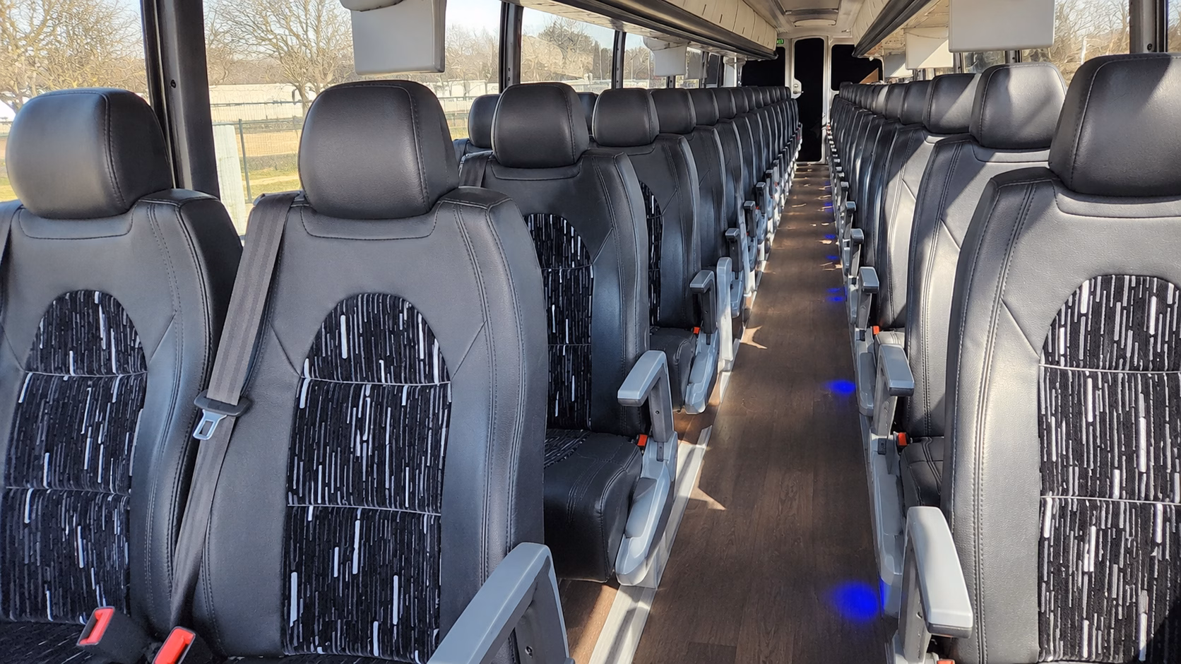 shuttle your wedding guests between new haven hotel blocks and your ceremony venue